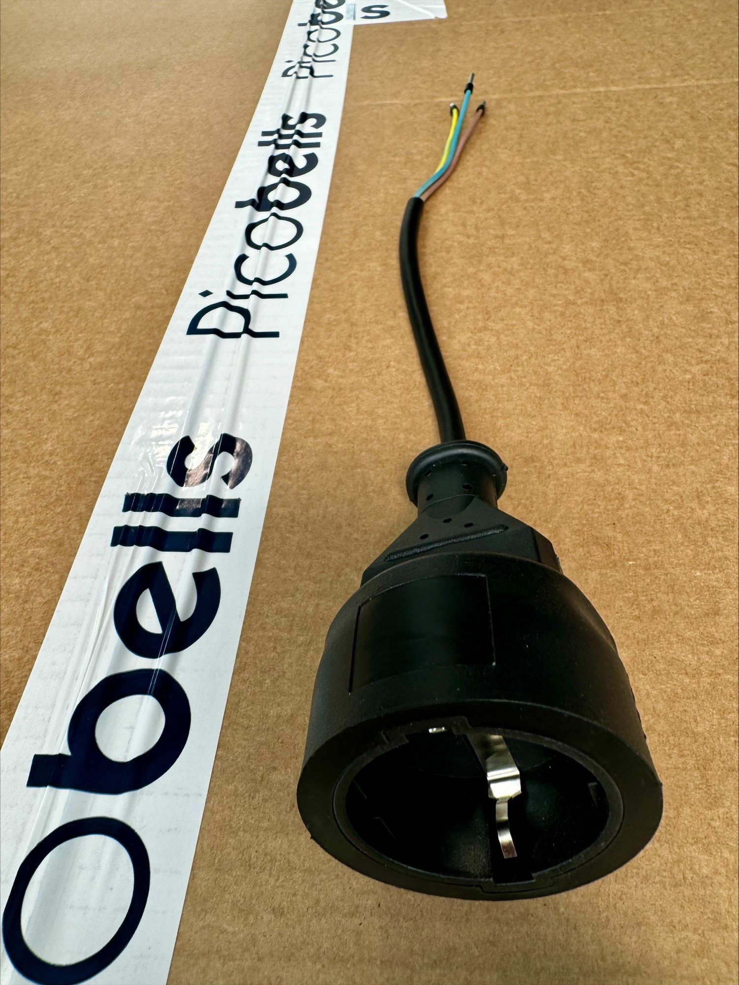 Schukodose IP20 110mm abgemantelt, H05RN-F Länge 300 mm 3G0,75 mm²